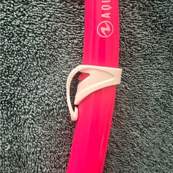 AQUA LUNG SWIM MASK AND SNORKEL- NWOT PINK/ WHITE -ADULT - Picture 10 of 12